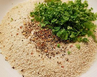 Mescolate pangrattato, pecorino, aglio e rpezzemolo