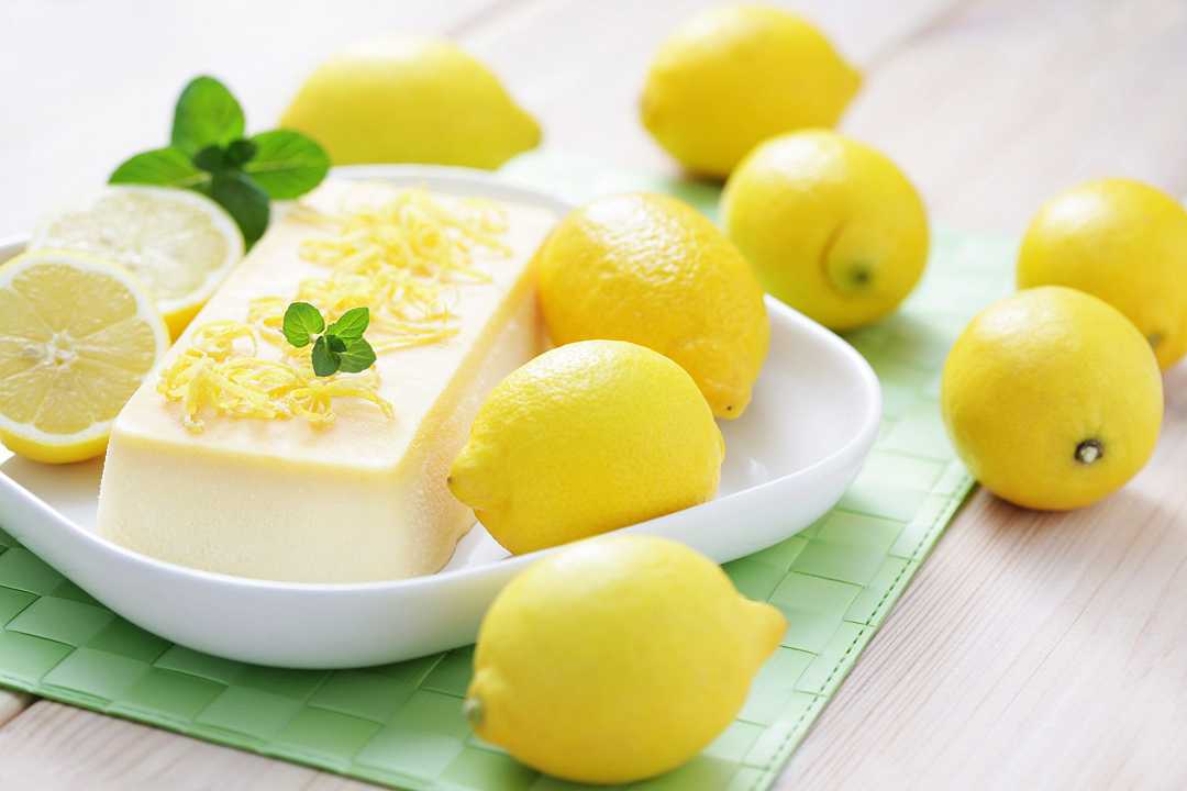 Semifreddo al limone, la ricetta per un dessert estivo e fresco