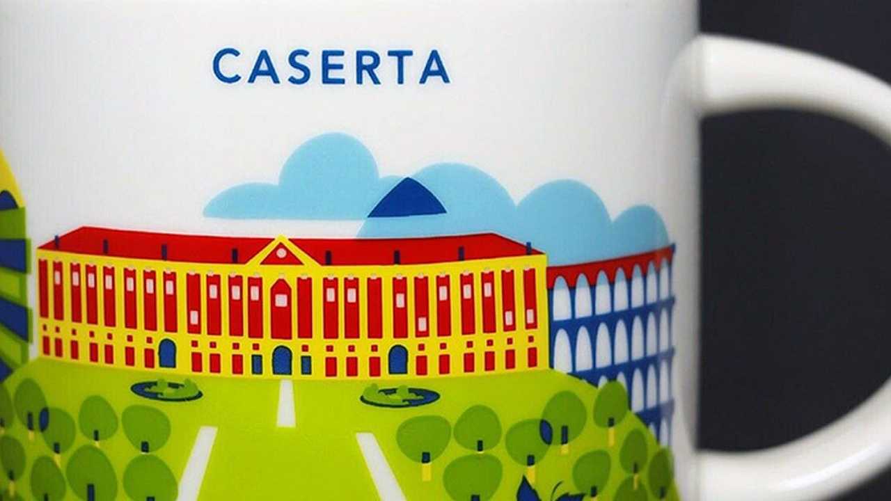 Starbucks si fa pubblicità con la Reggia di Caserta e il sindaco, anziché arrabbiarsi, ringrazia