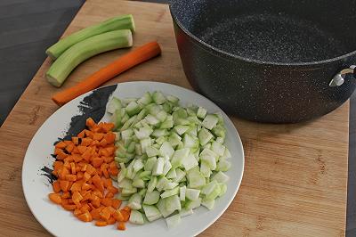 Preparazione della zucchina lunga