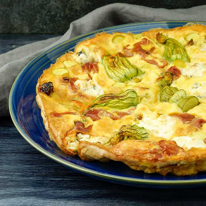 Frittata con fiori di zucca, una ricetta classica con un boost di sapidità