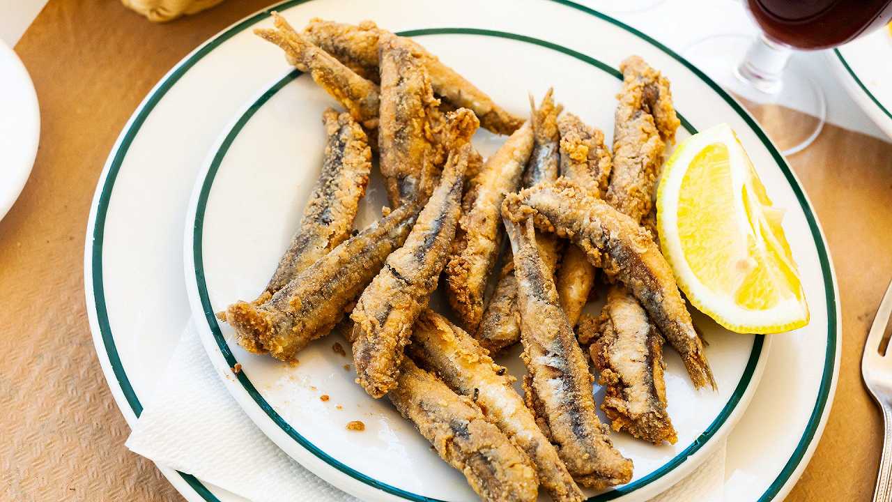 Alici fritte, la ricetta per farle morbide e dorate