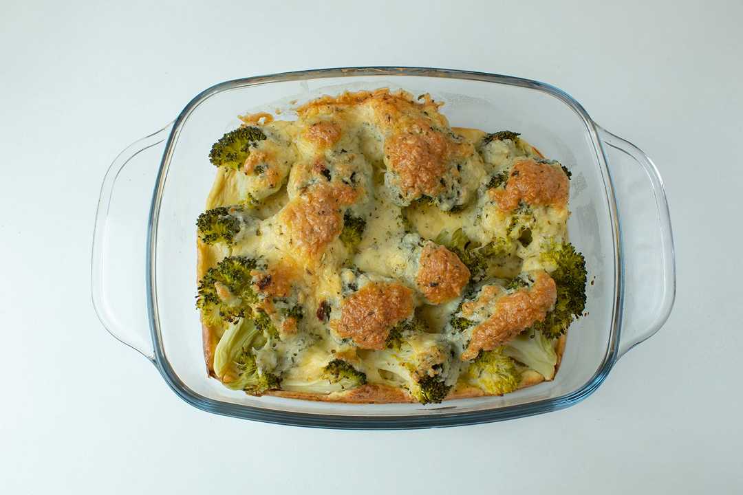 Broccoli gratinati, la ricetta con formaggio e uova al forno