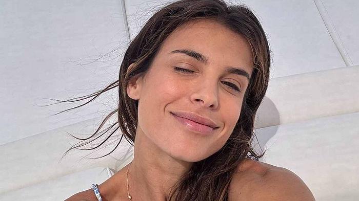 Elisabetta Canalis dà una lezione a tutti noi che pensavamo che il barbecue non avesse sesso