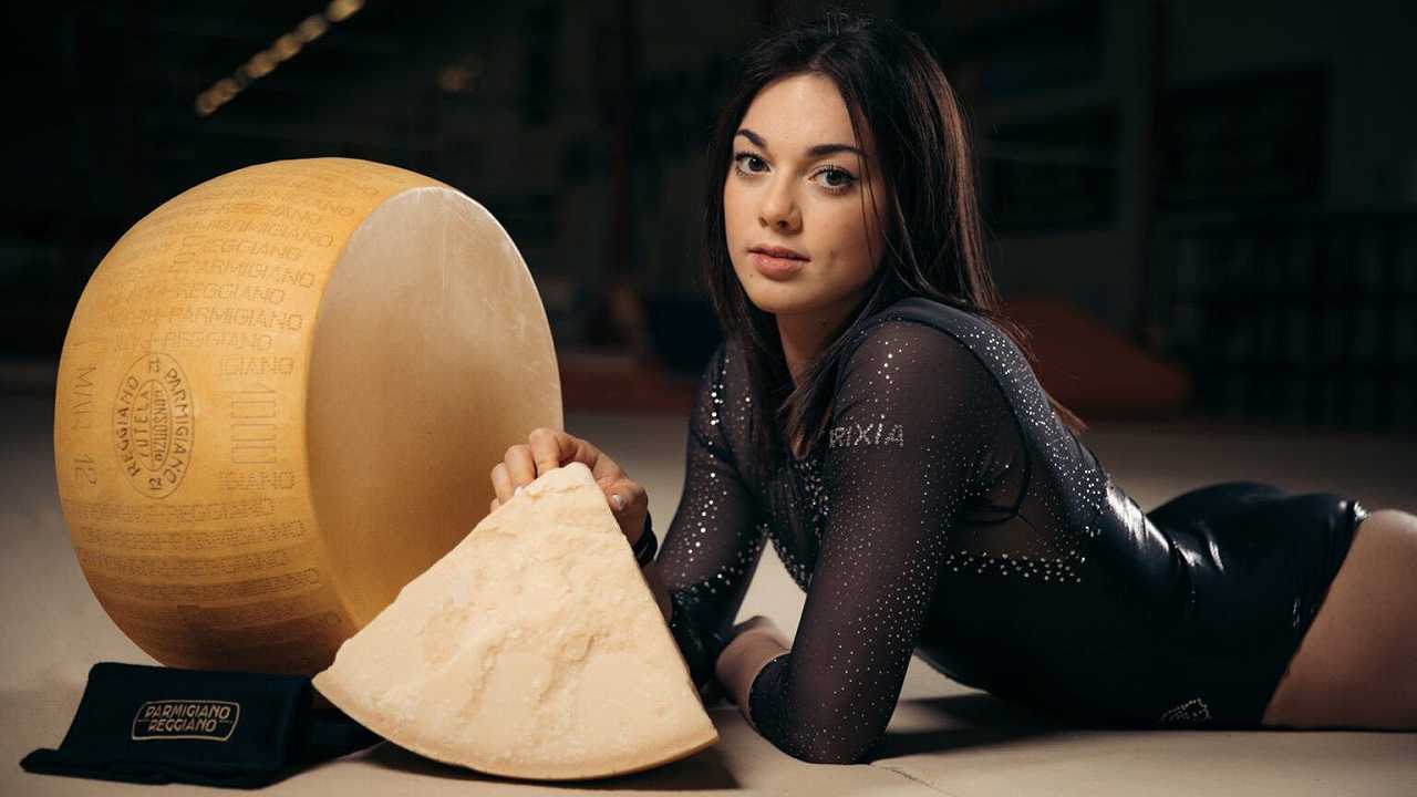 Olimpiadi Parigi 2024: lo strano caso di Giorgia Villa, destinata ad essere mascotte del Parmigiano Reggiano per sempre