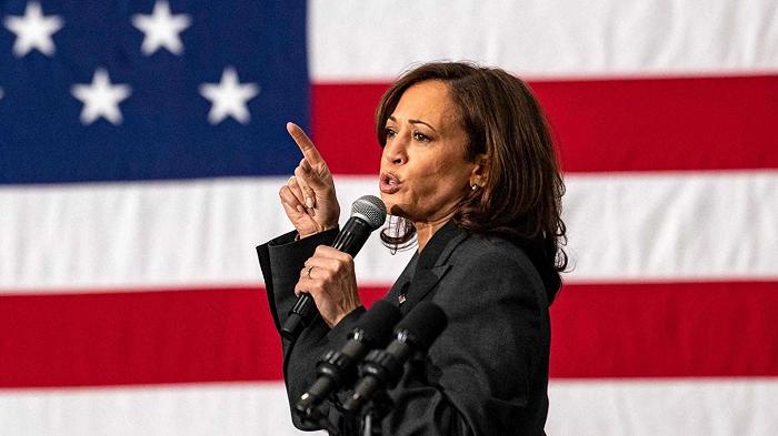 Kamala Harris ha lavorato da McDonald’s, come tutti in America (tranne Donald Trump)