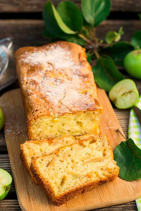 Plumcake alle mele, la ricetta facile e veloce