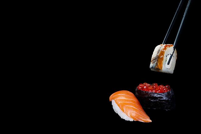 salmone nel sushi