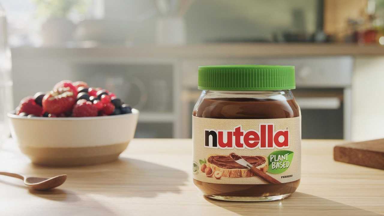 La Nutella Plant Based è nei supermercati: gli ingredienti e il prezzo della novità veg dell’anno