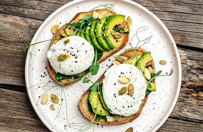 avocado toast con semi di zucca