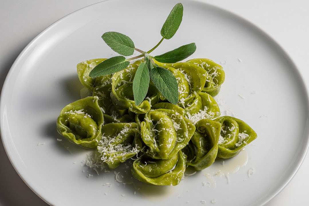 Balanzoni bolognesi, la ricetta di una pasta ripiena moderna