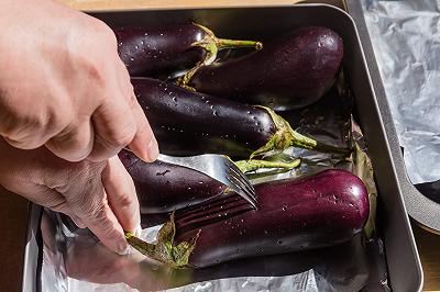 Cuocete le melanzane nel forno