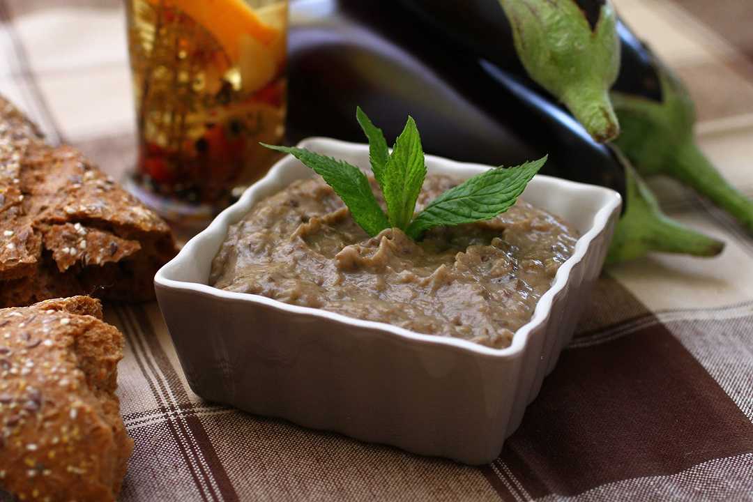 Pesto di melanzane, una ricetta veloce con o senza Bimby