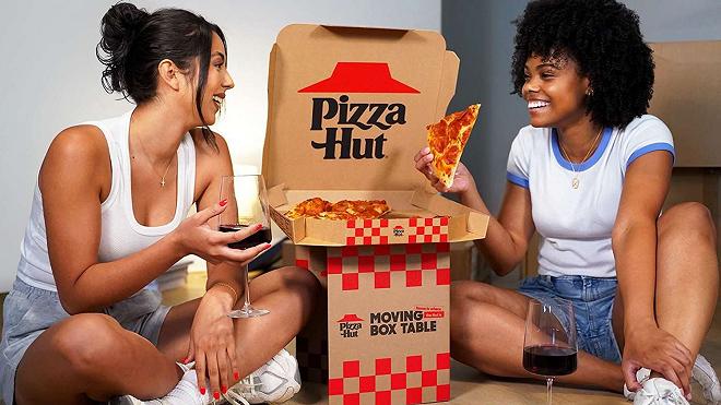 pizza hut scatola pavimento