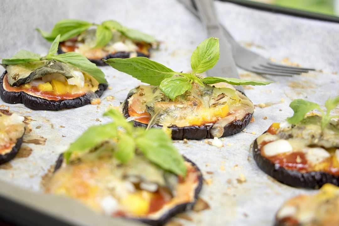 Pizzette di melanzane, la ricetta light al forno