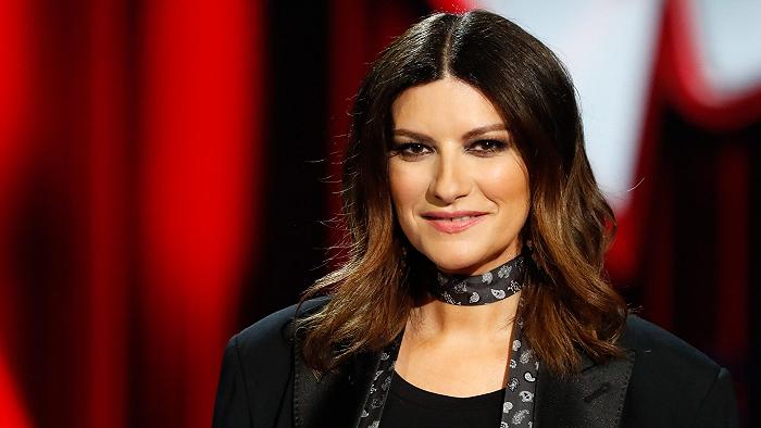 Selvaggia Lucarelli su Laura Pausini e la sua “ode all’hamburger”: ha ragione o no?