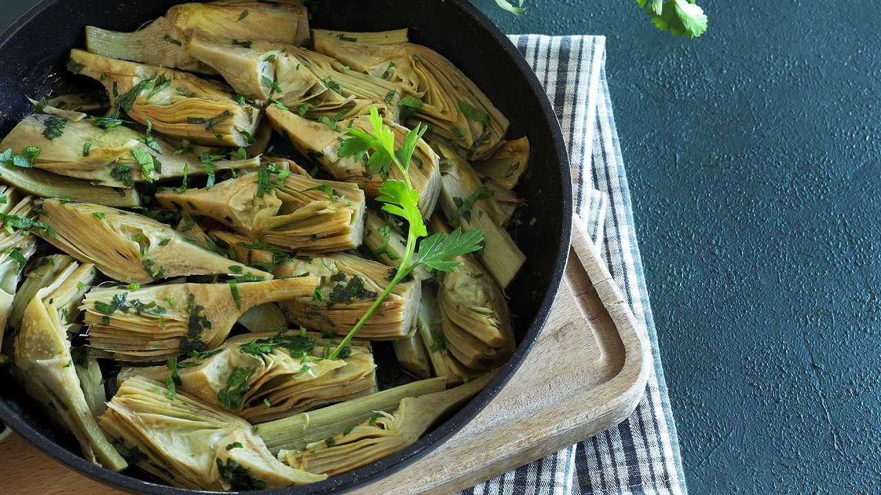 Carciofi trifolati, la ricetta veloce in padella