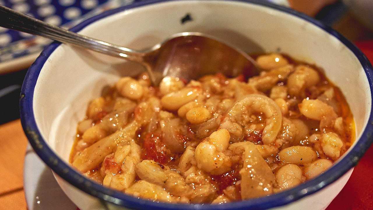 Fagioli con le cotiche, la ricetta romana contadina