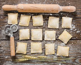 Cuocete e servite i ravioli