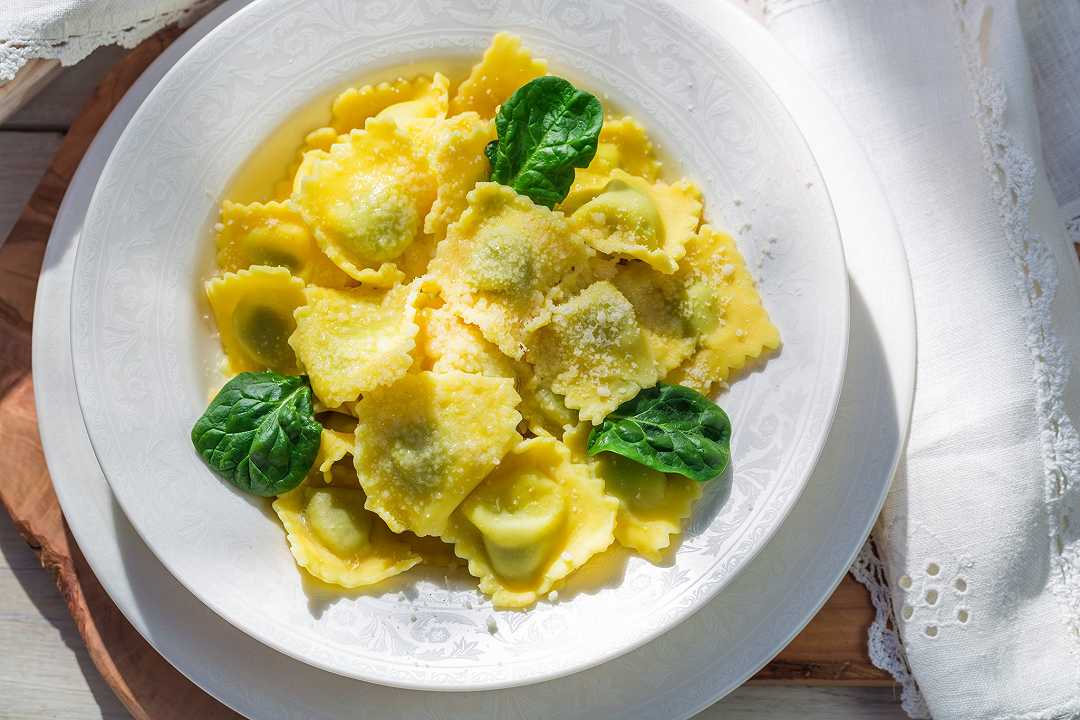 Ravioli ricotta e spinaci, la ricetta e i condimenti da usare