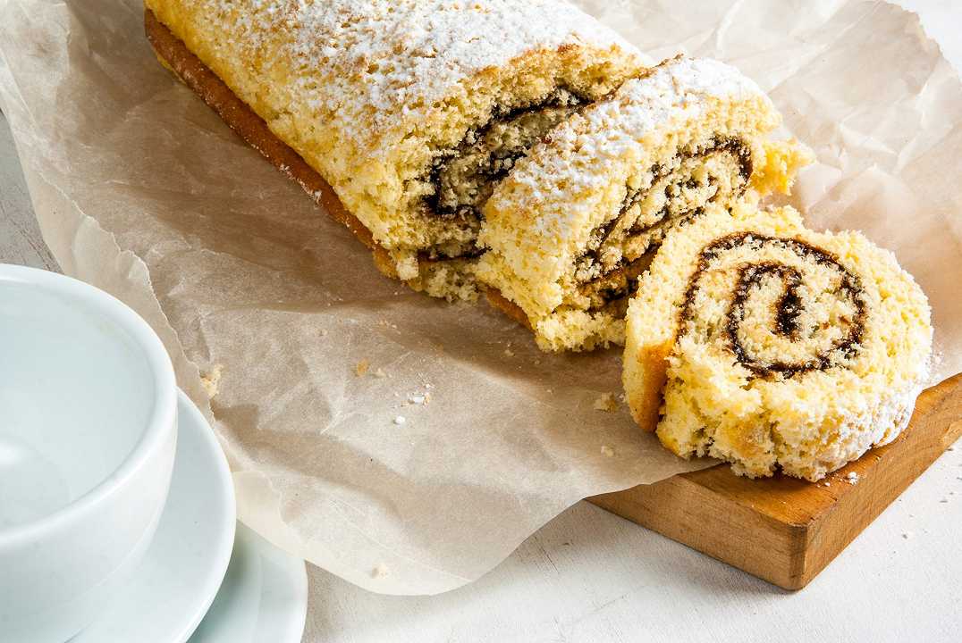 Rotolo alla Nutella, la ricetta veloce e la variante con il Bimby