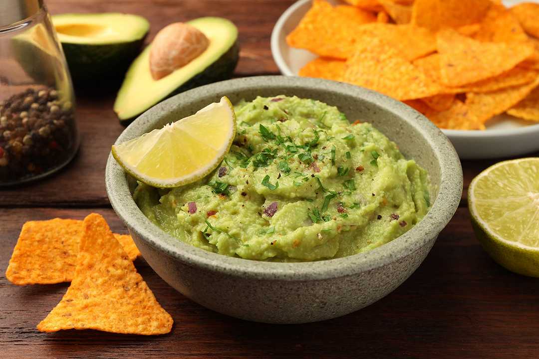 Guacamole, la ricetta della salsa messicana da fare anche con il Bimby