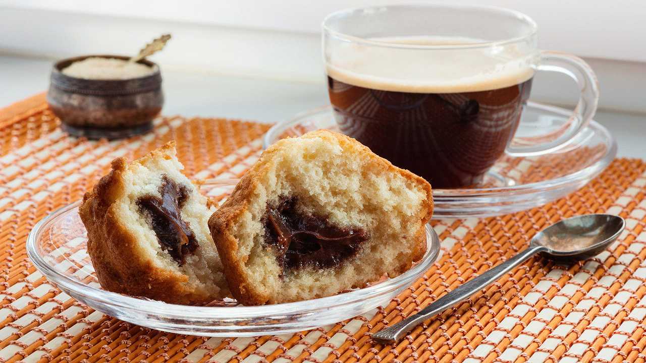 Muffin alla Nutella, la ricetta per un ripieno morbido e cremoso