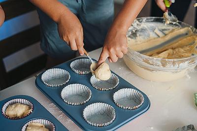 Mescolate gli ingredienti e formate i muffin