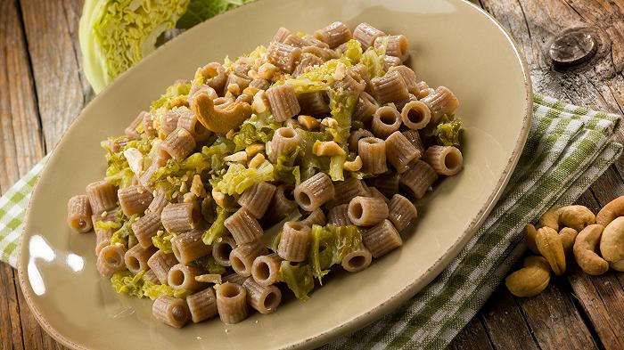 Pasta con la verza, una ricetta semplice e sana