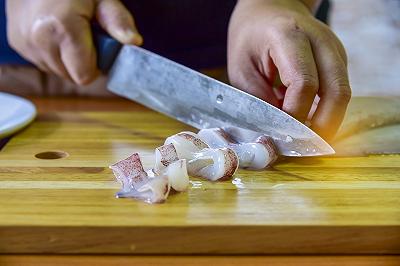 Pulite e tagliate il pesce