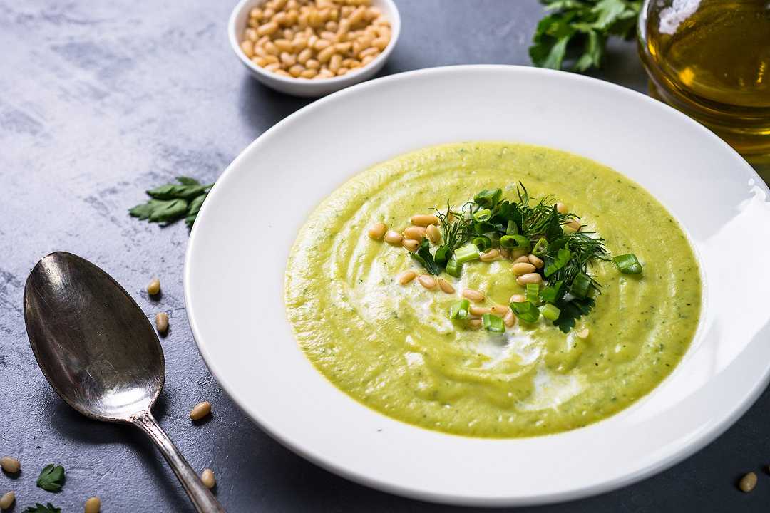 Vellutata di zucchine, una ricetta light e cremosa