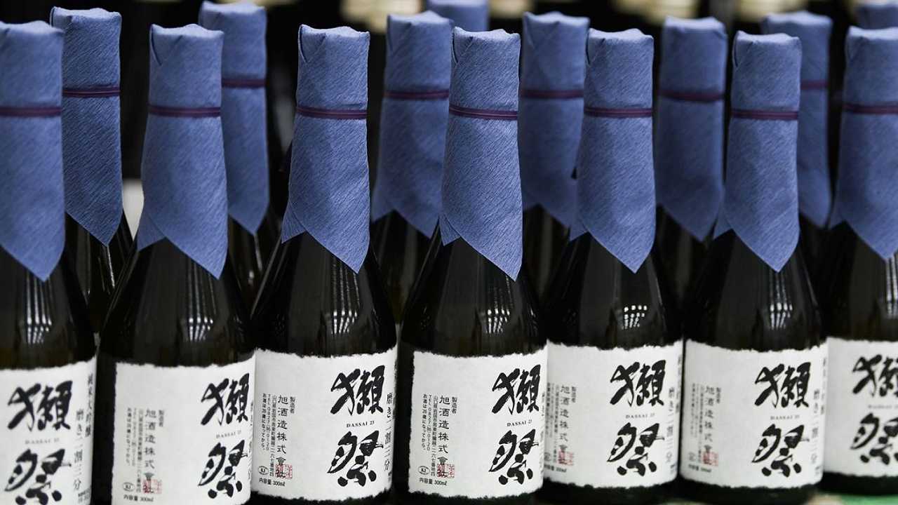 Paghereste più di mezzo milione di euro per un sake prodotto nello spazio?