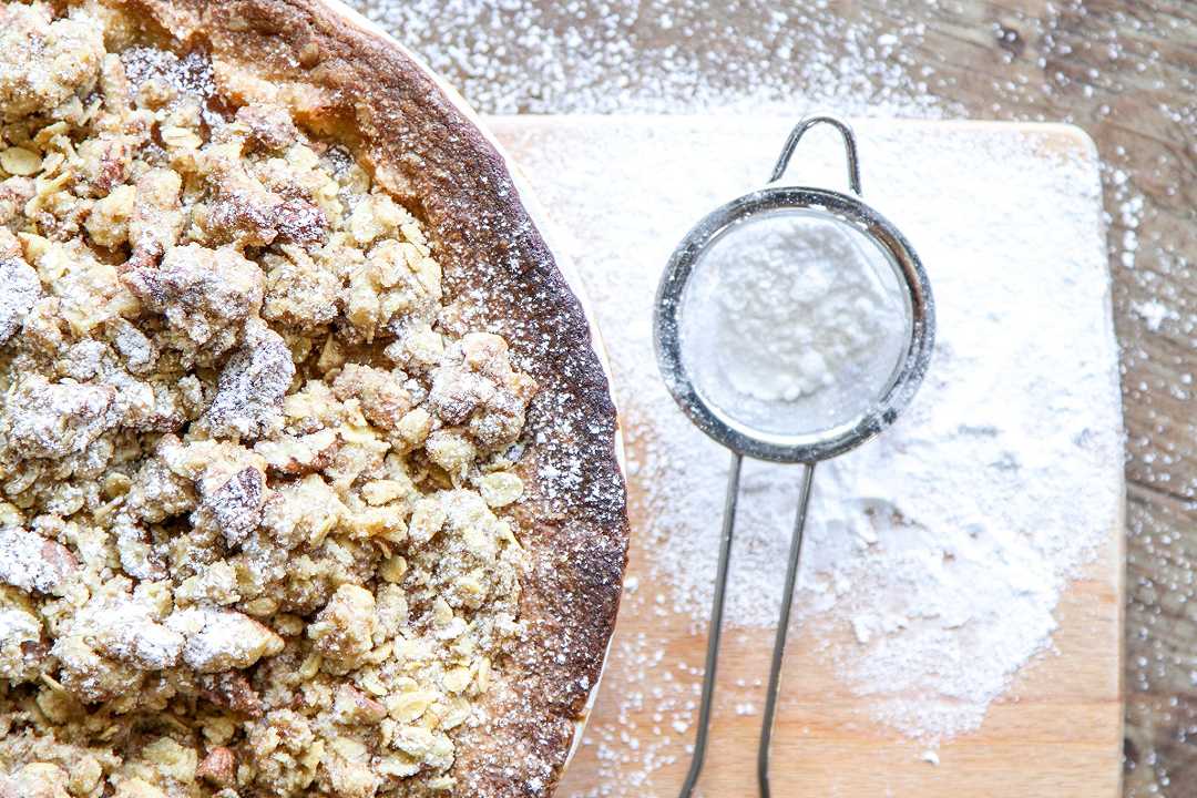 Sbriciolata di mele, la ricetta della torta croccante fuori e morbida dentro