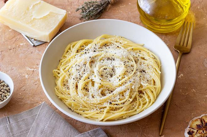 spaghetti cacio e pepe ricetta