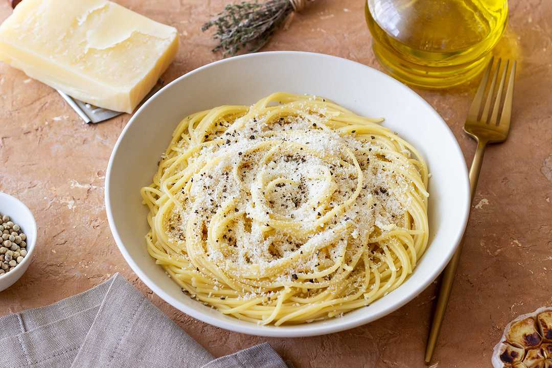 Spaghetti cacio e pepe, la ricetta originale