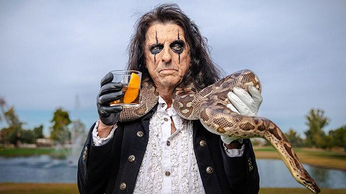 Sesso, droga, rock e analcolici: Alice Cooper lancia il suo cocktail, e non è come ce lo aspettavamo