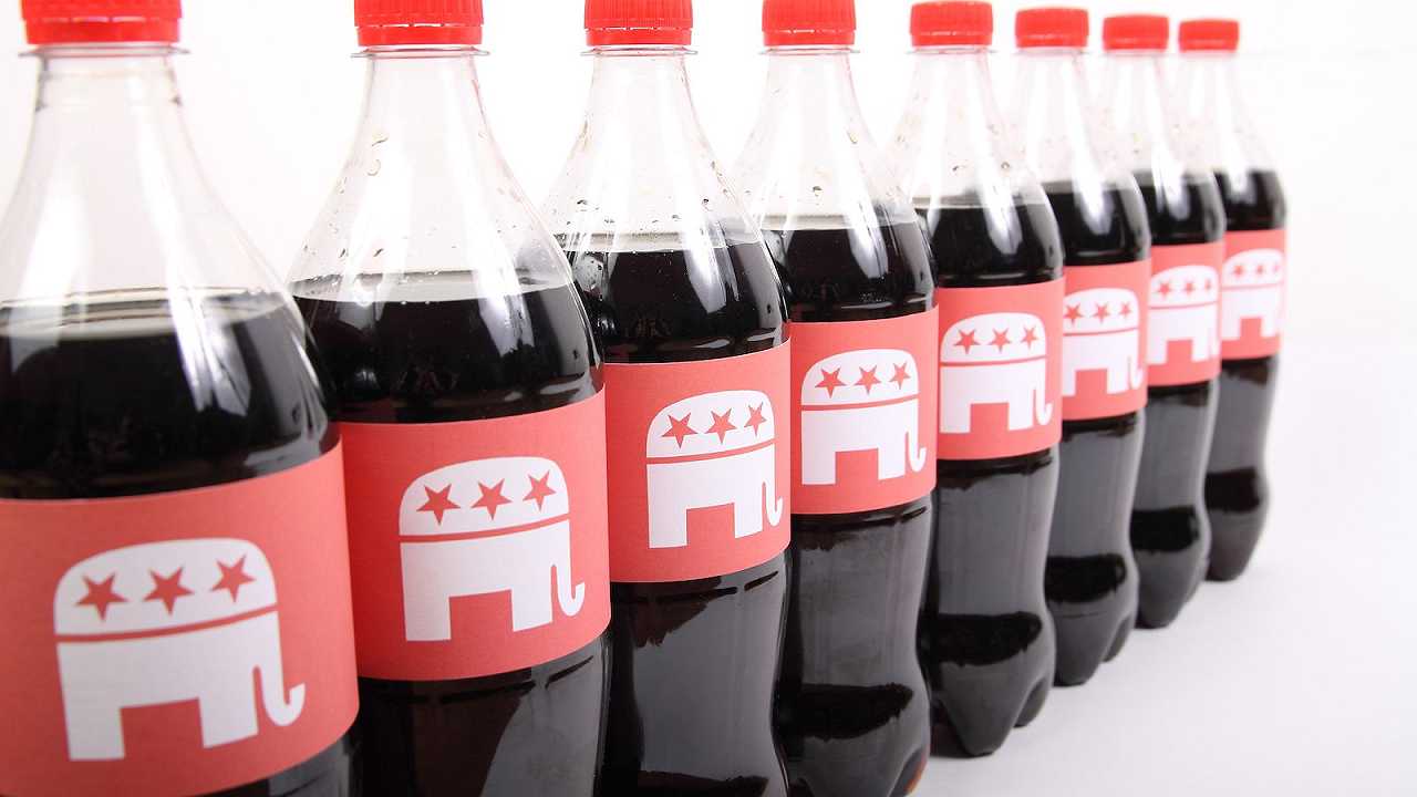 Donald Trump reintroduce immediatamente il suo pulsante-Coca Cola