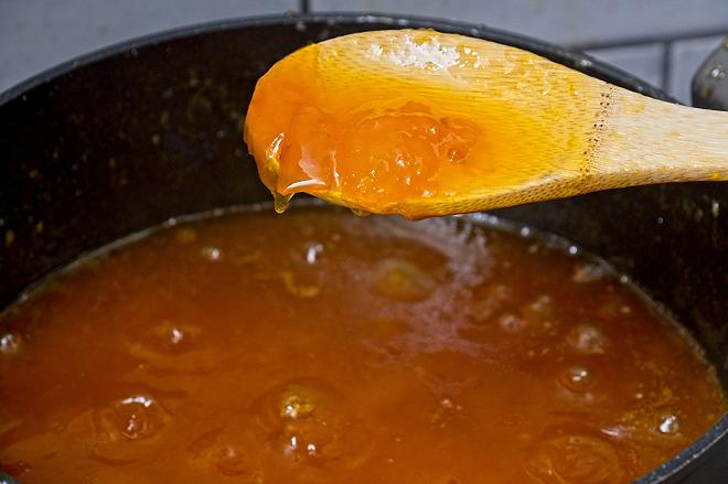 marmellata di mandarini in cottura