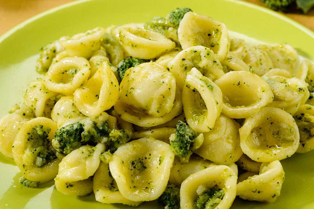 Orecchiette con broccoli, la ricetta per farle cremose