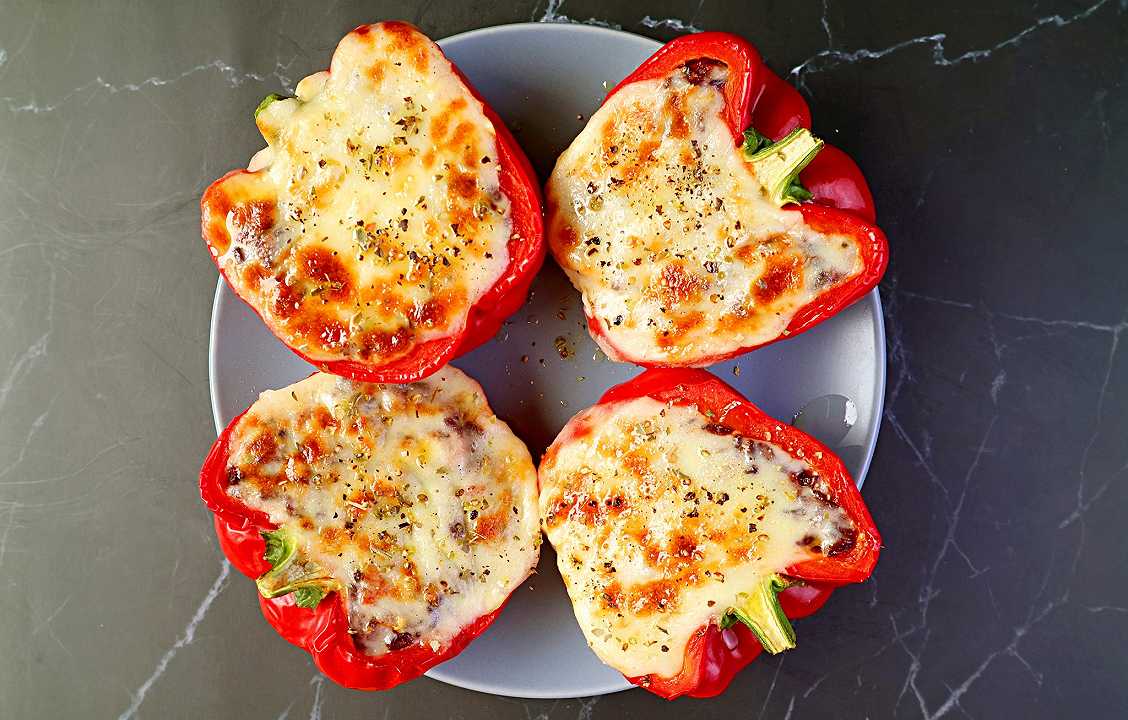 Peperoni gratinati al forno, una ricetta light e filante