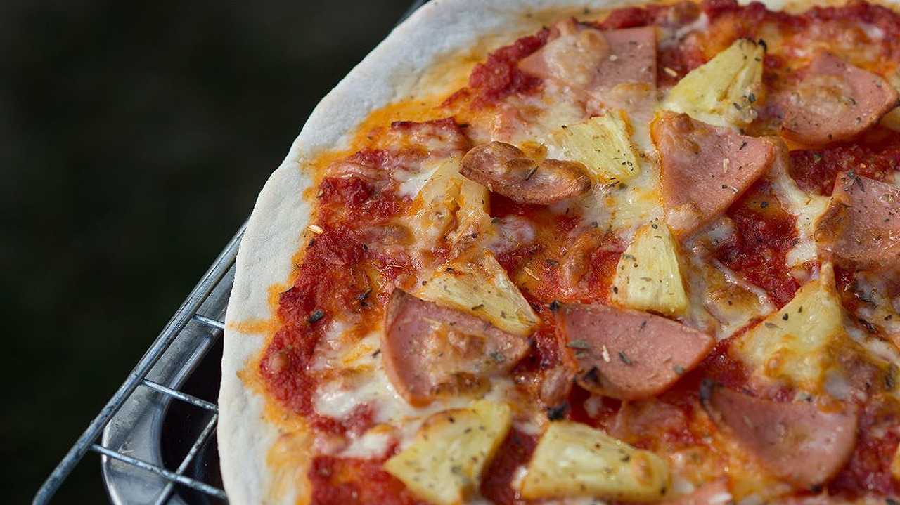 Non solo in Italia: in Inghilterra il supplemento per la pizza all’ananas è da capogiro