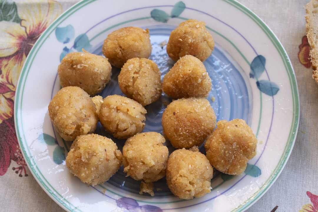 Polpette di pane, la ricetta per riusare il pane raffermo