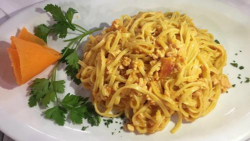 Tagliolini al salmone, la ricetta per farli cremosi con e senza panna