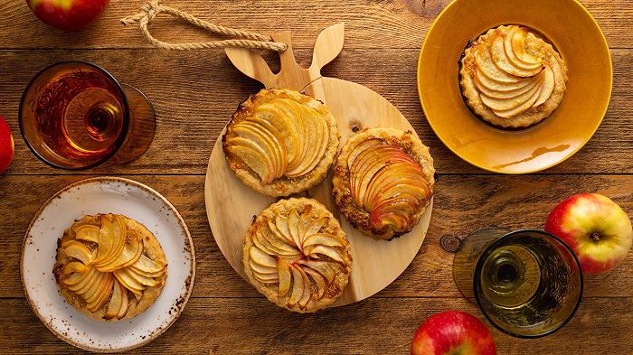 Crostatine di mele e crema, la ricetta delle pastine fatte in casa