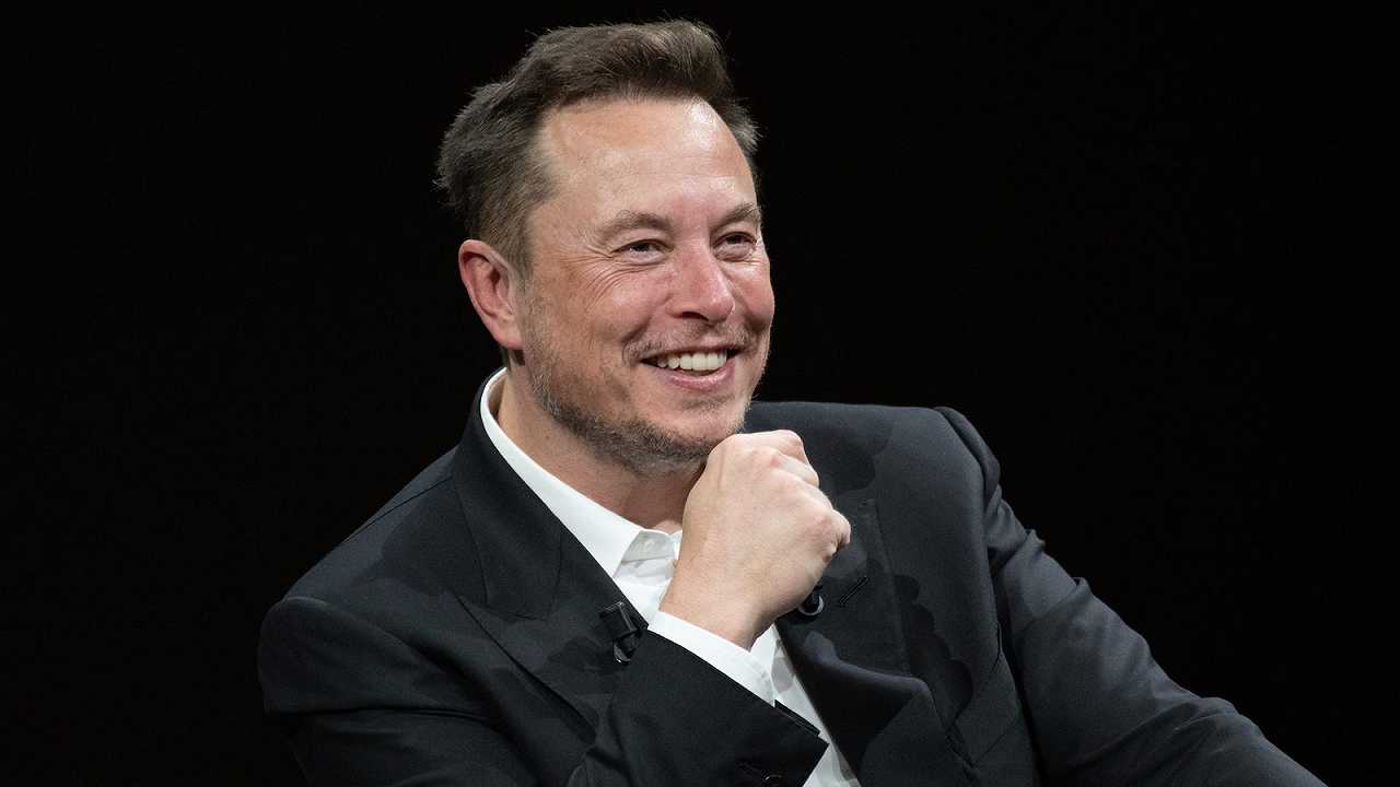 Elon Musk e la cassiera di Starbucks, la leggenda del santo pagatore