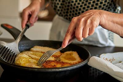 Cuocete le fette di french toast