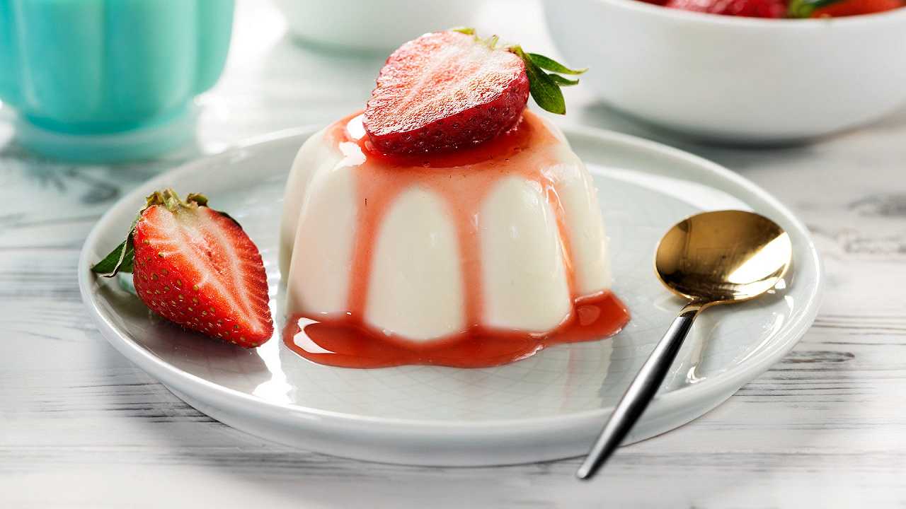 Panna cotta, la ricetta originale e la variante Bimby