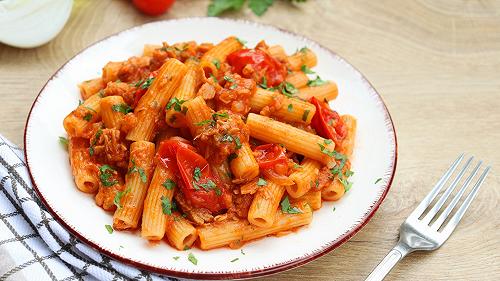 Pasta con tonno e pomodorini, la ricetta veloce e saporita