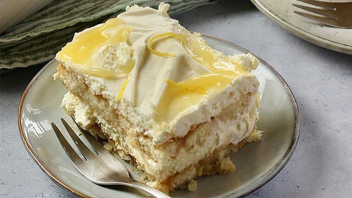 Tiramisù al limone, la ricetta veloce con una fresca crema al mascarpone