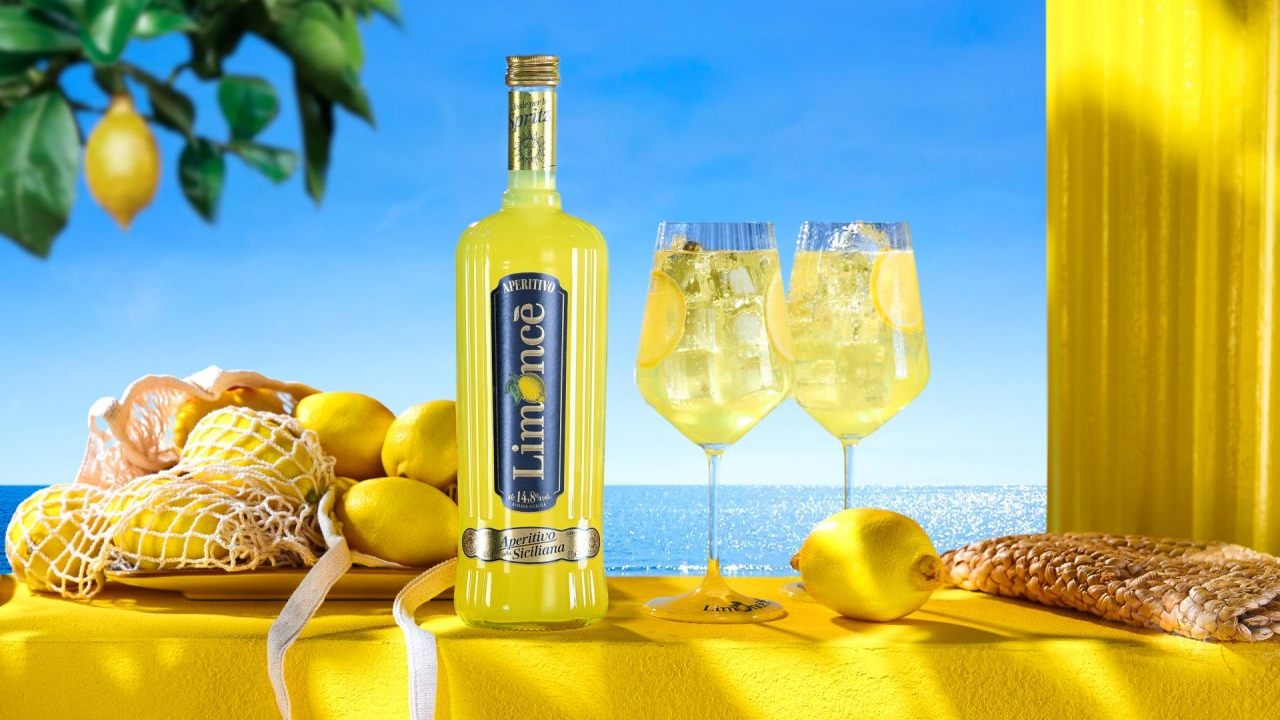 Limoncè, dopo aver disseminato l’Italia di limoncello, diventa un aperitivo